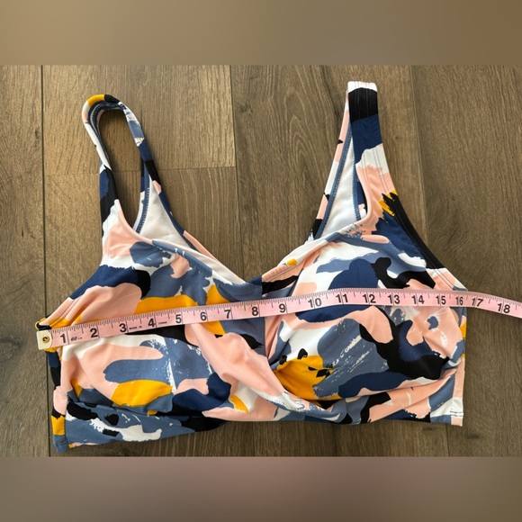 Beach Betty Abstract Crop Bathing Suit Top Size 1X - Picture 6 of 8